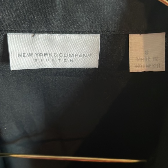 NY&C Black Ruffled SS Blouse - Picture 2 of 6